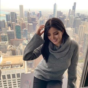 Meet your Posher, Adela